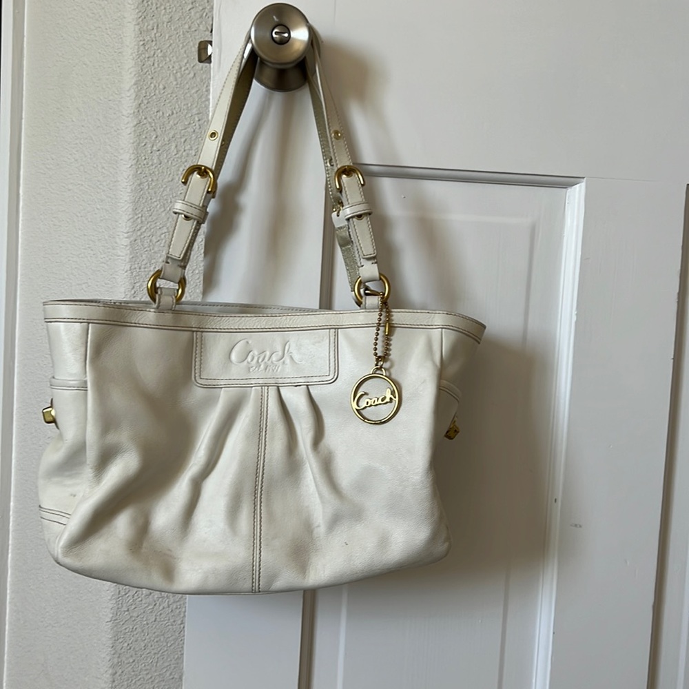 Coach Poppy Hobo Tote